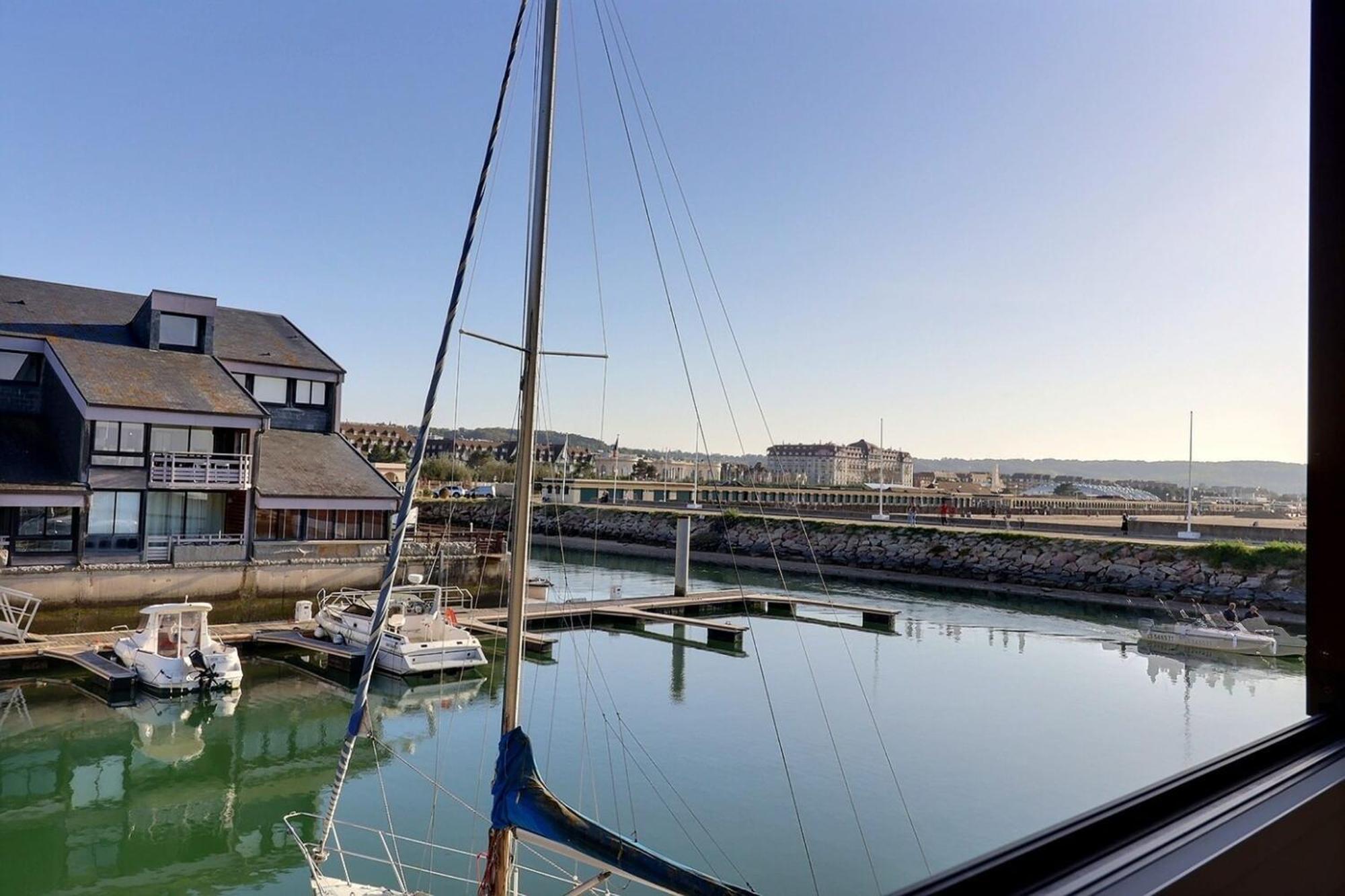 Sublime Apartment Facing The Port & Planches Deauville Bagian luar foto